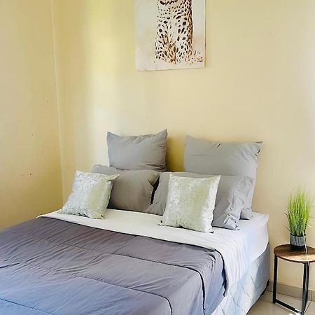 Zakhele Guest House Манзини Екстериор снимка